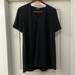Zara short sleeve black v neck dress size large